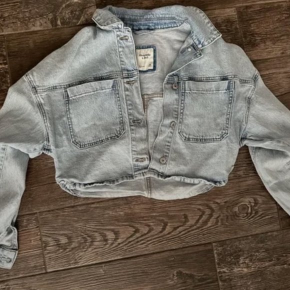 Abercrombie Light Jean Jacket - Picture 2 of 4